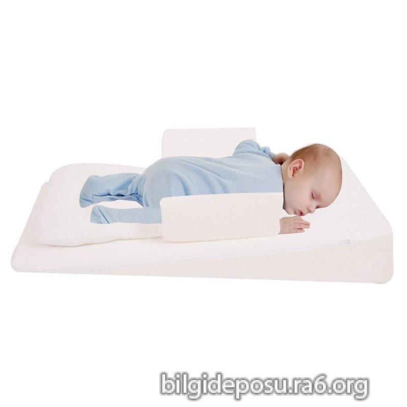 Reflü yastığı ya da bebekler için reflü yatağı